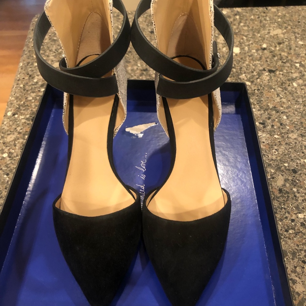 Stunnng dress heels by Joe’s.